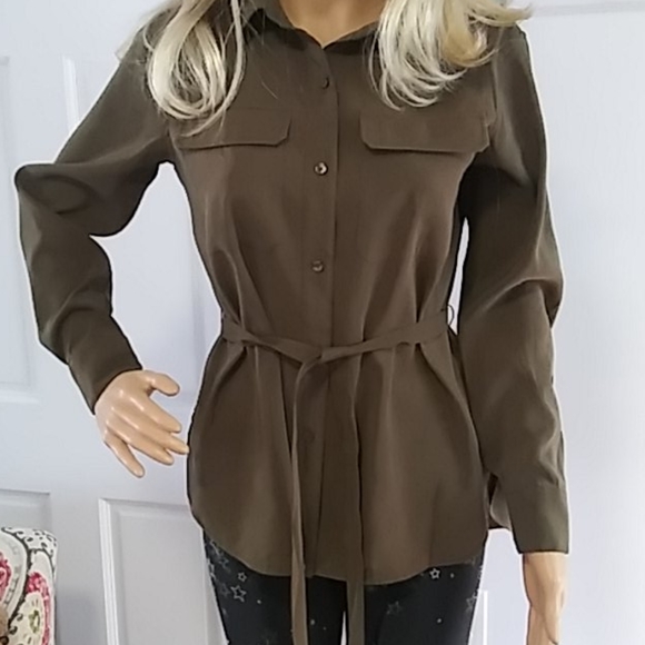 Banana Republic Tops - Banana republic high low button up with tie xs